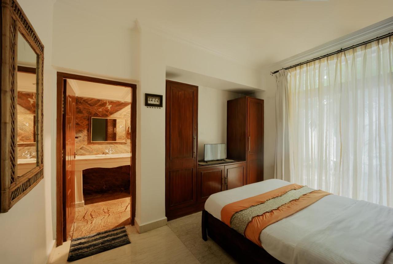 Ocean Suite Goa Dona Paula Exterior foto